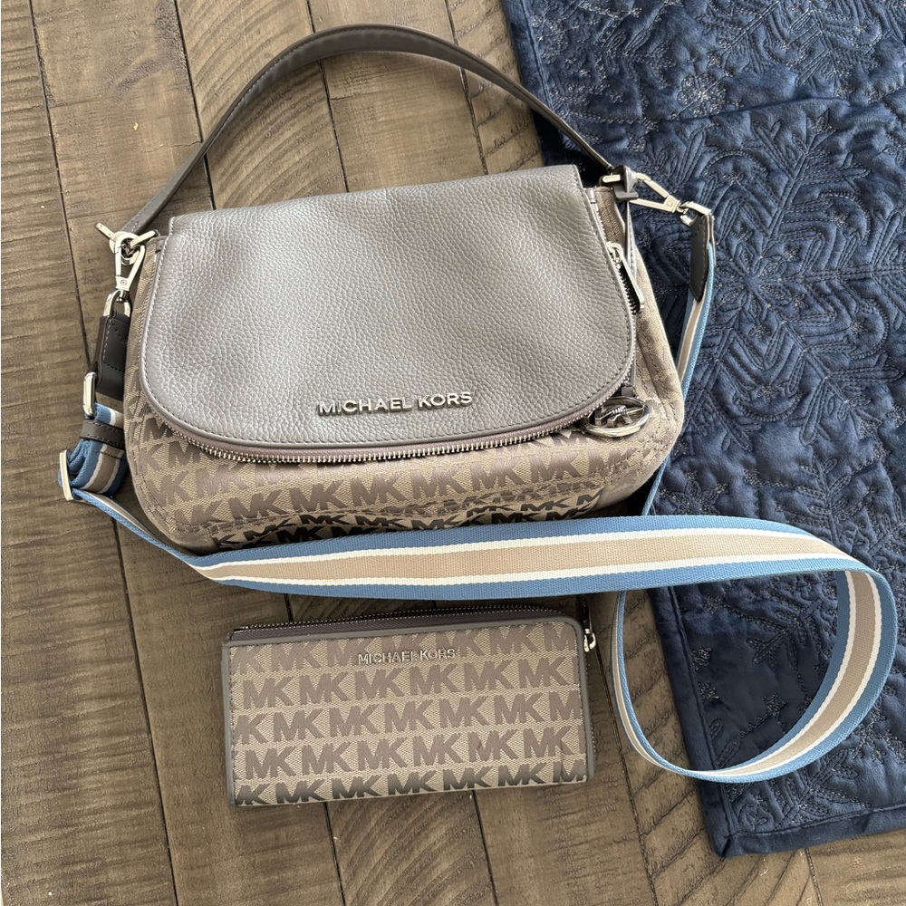 Michael Kors Gray Shoulder Bag with Wallet